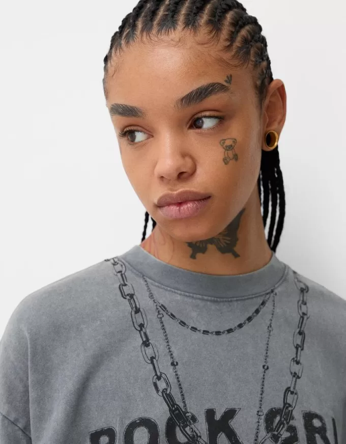 T-shirt oversize stampata a maniche corte