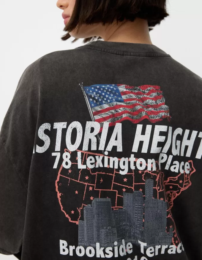 T-shirt oversize stampata a maniche corte