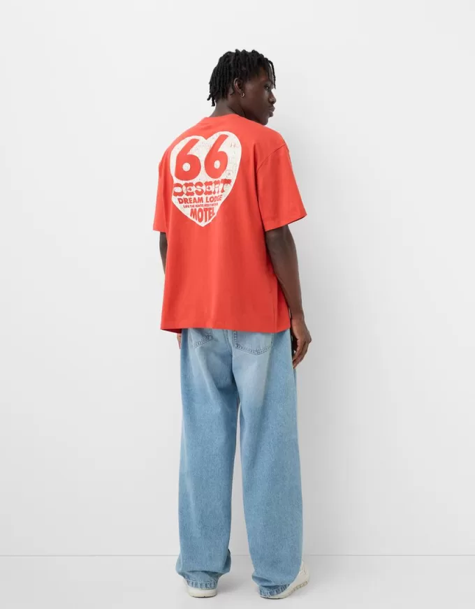 T-shirt ricamata a maniche corte dalla vestibilità comoda