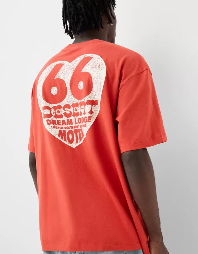 T-shirt ricamata a maniche corte dalla vestibilità comoda