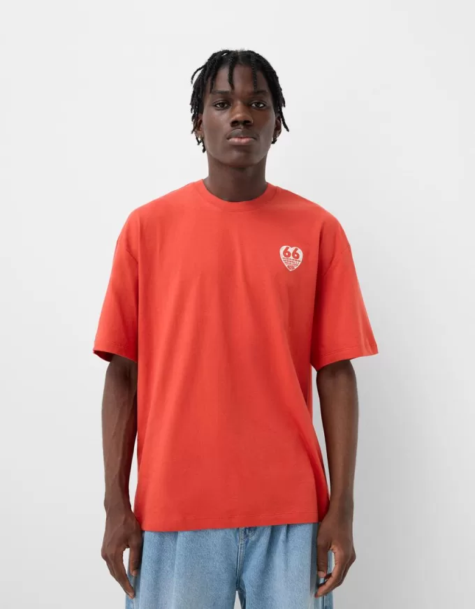 T-shirt ricamata a maniche corte dalla vestibilità comoda