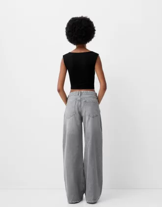 T-shirt senza maniche con scollo quadrato