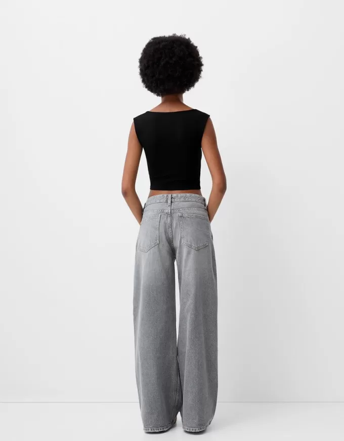 T-shirt senza maniche con scollo quadrato