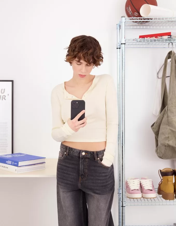 T-shirt serafino a maniche lunghe