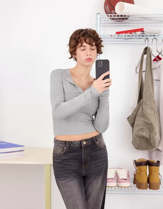 T-shirt serafino a maniche lunghe