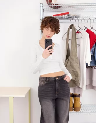 T-shirt serafino a maniche lunghe