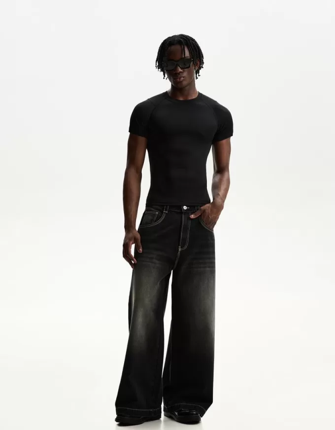 T-shirt slim fit a maniche corte con cuciture