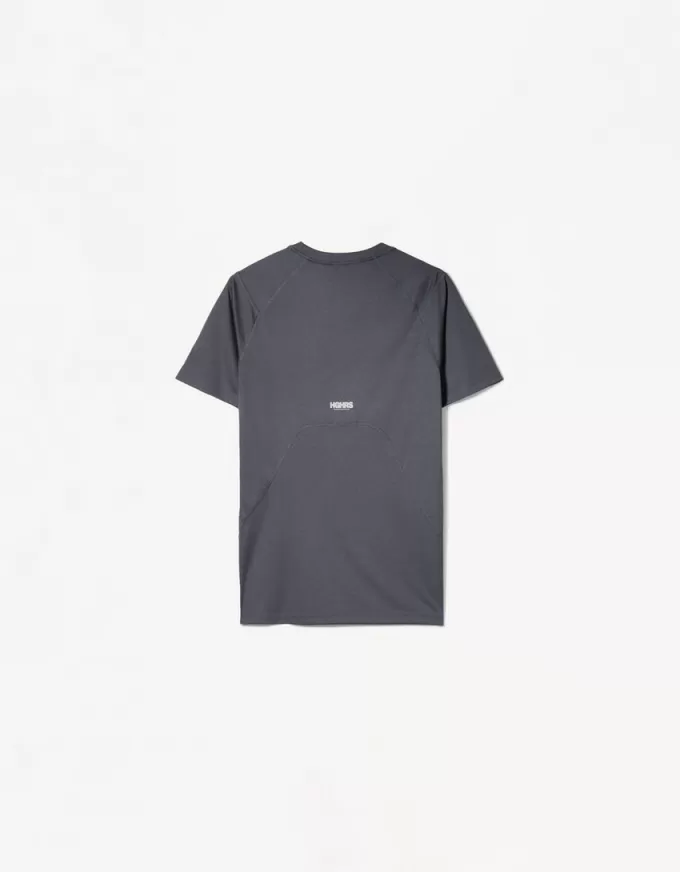 T-shirt slim fit a maniche corte con cuciture