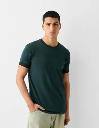 T-shirt slim fit a maniche corte con dettaglio a righe