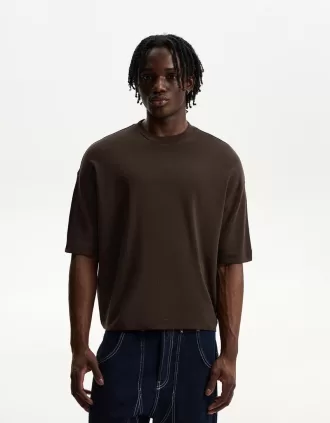 T-shirt squadrata a maniche corte