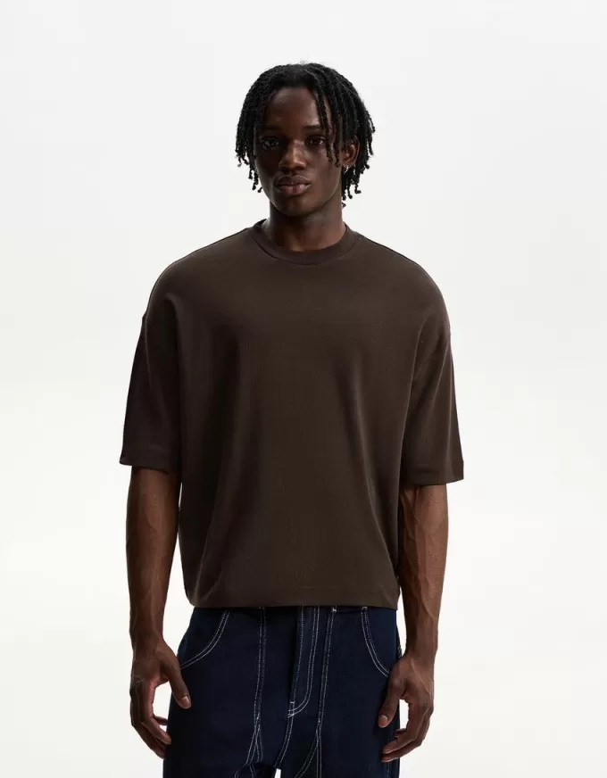 T-shirt squadrata a maniche corte