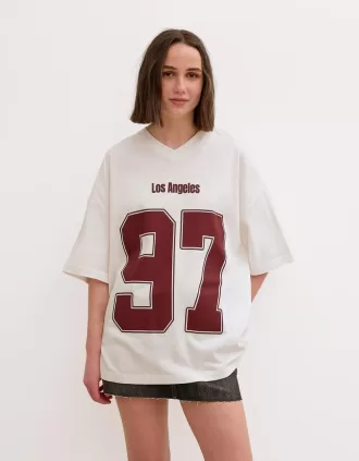 T-shirt stampata a maniche corte con scollo a V