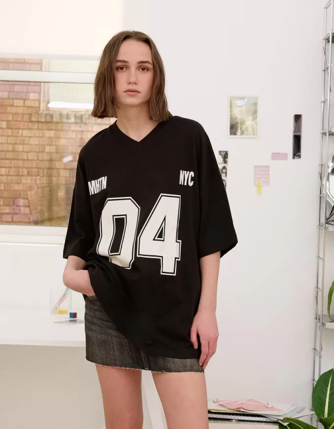 T-shirt stampata a maniche corte con scollo a V