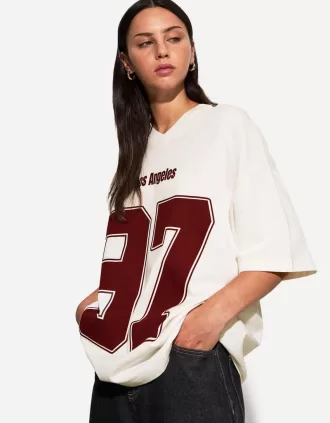 T-shirt stampata a maniche corte con scollo a V