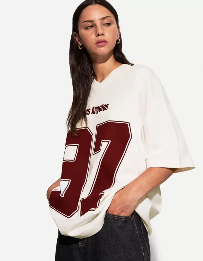 T-shirt stampata a maniche corte con scollo a V