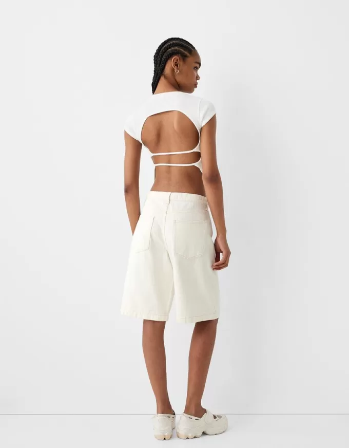 T-shirt stampata a maniche corte con spalline posteriori