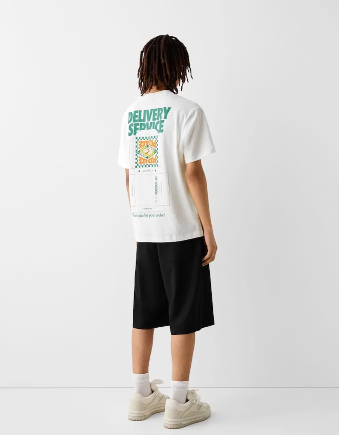 T-shirt stampata a maniche corte dal taglio squadrato