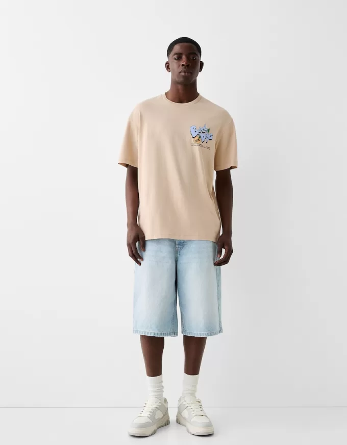 T-shirt stampata a maniche corte dal taglio squadrato