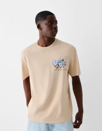 T-shirt stampata a maniche corte dal taglio squadrato