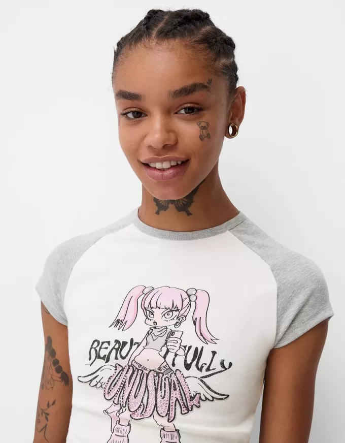 T-shirt stampata con maniche corte raglan