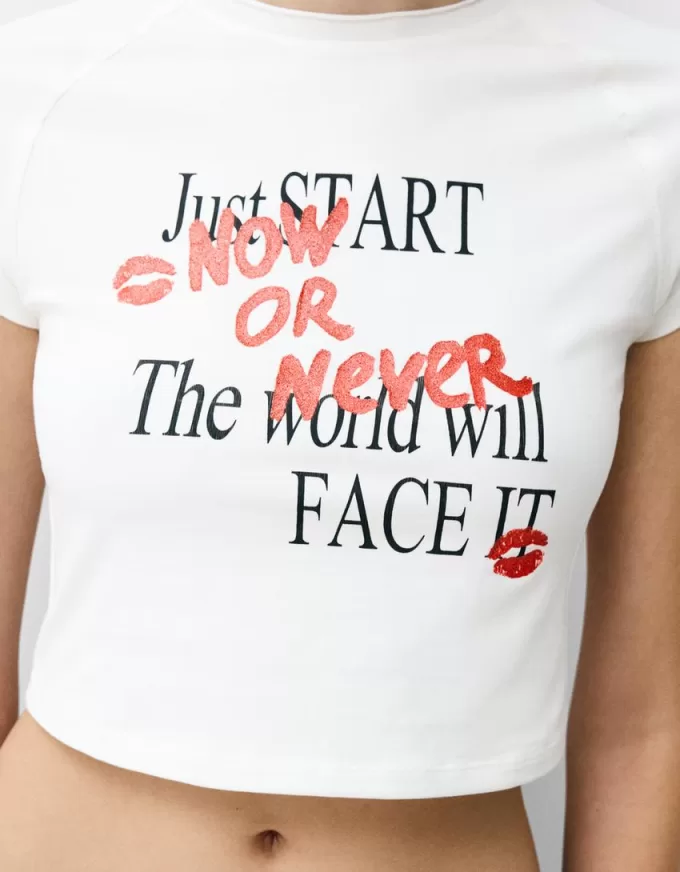 T-shirt stampata con maniche corte raglan