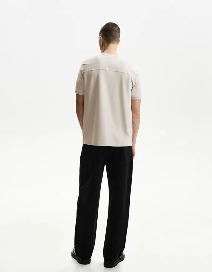 T-shirt testurizzata a maniche corte