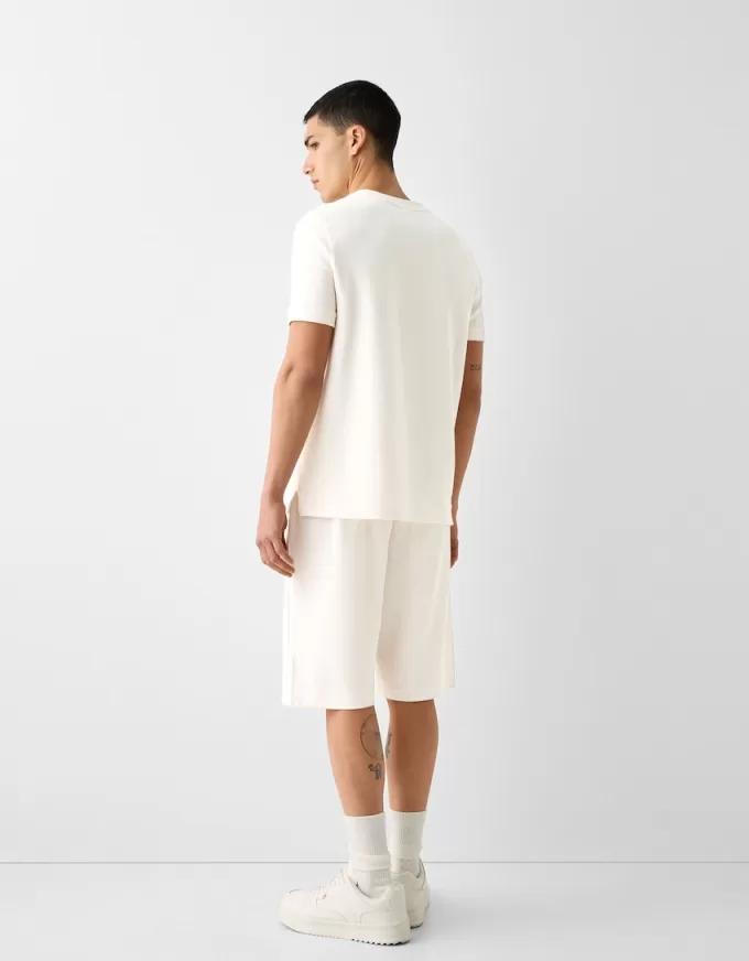 T-shirt testurizzata a maniche corte