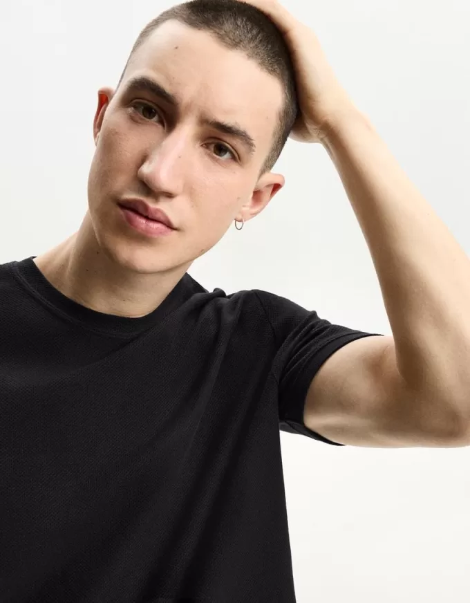 T-shirt testurizzata a maniche corte