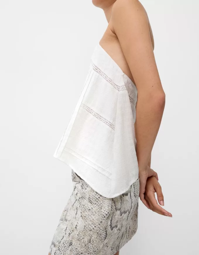 Top all’americana ricamato