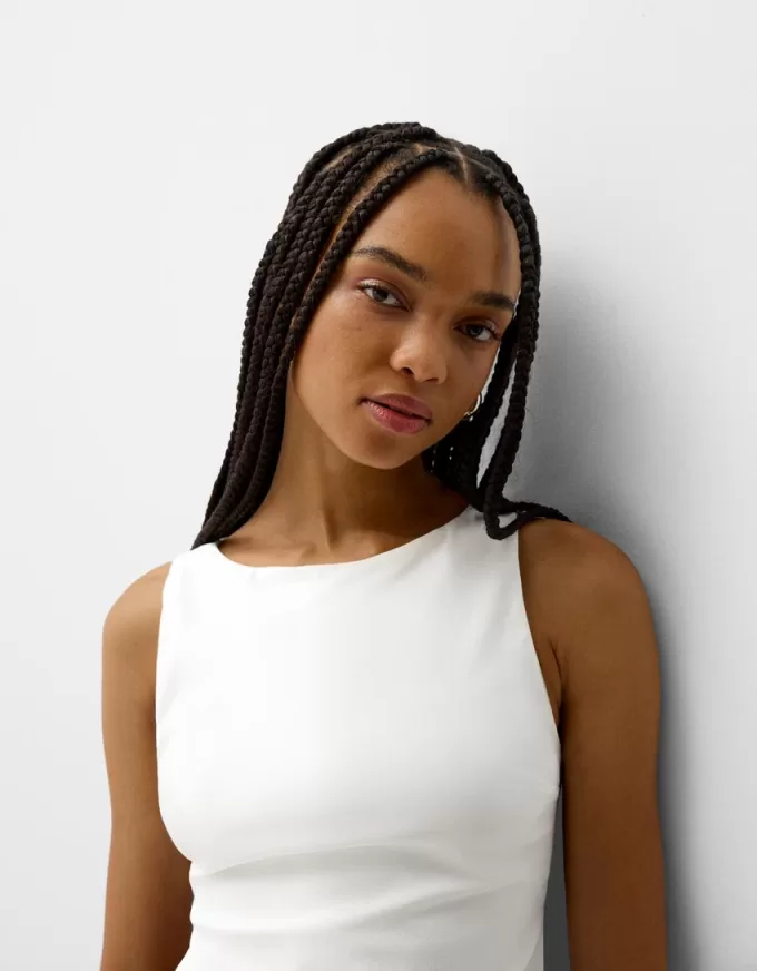 Top con dettaglio annodato sul retro