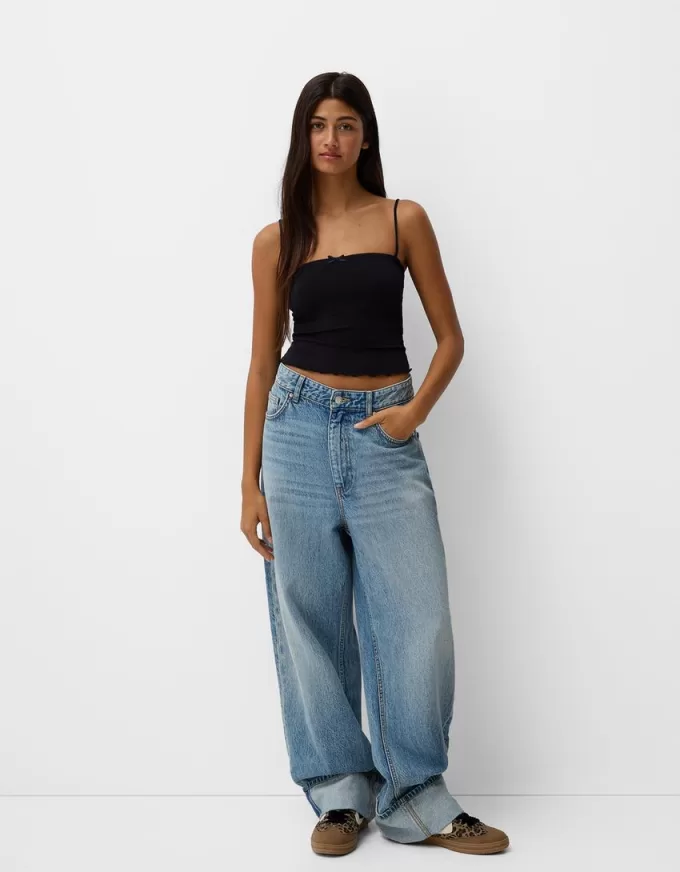 Top con spalline con dettaglio fiocco