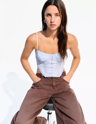 Top corsetto in pizzo SERIE BERSHKA