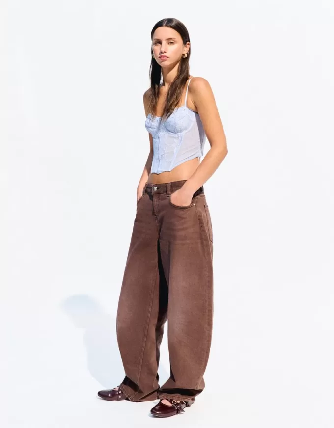 Top corsetto in pizzo SERIE BERSHKA