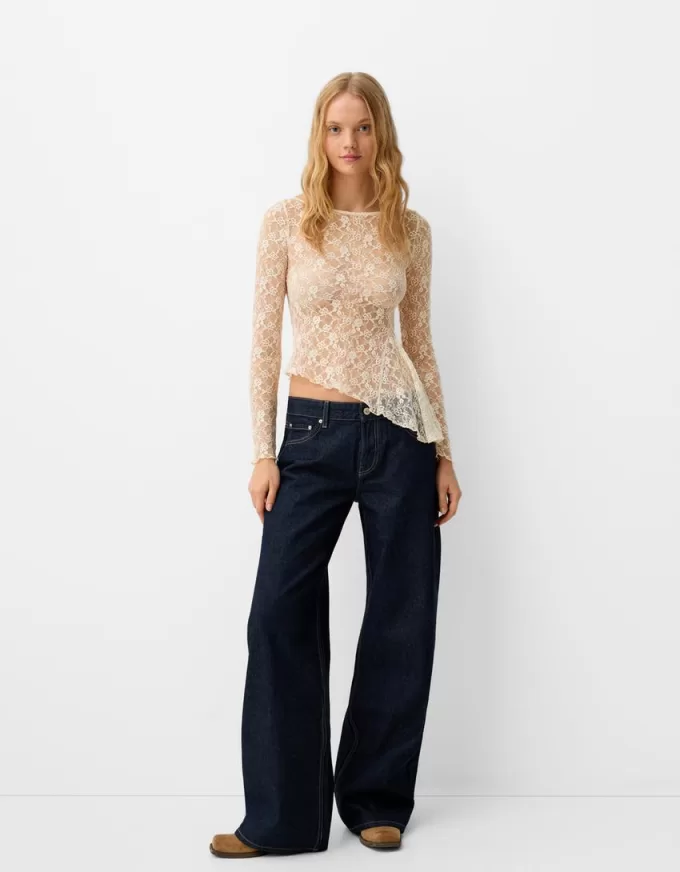 Top in pizzo biondo a maniche lunghe