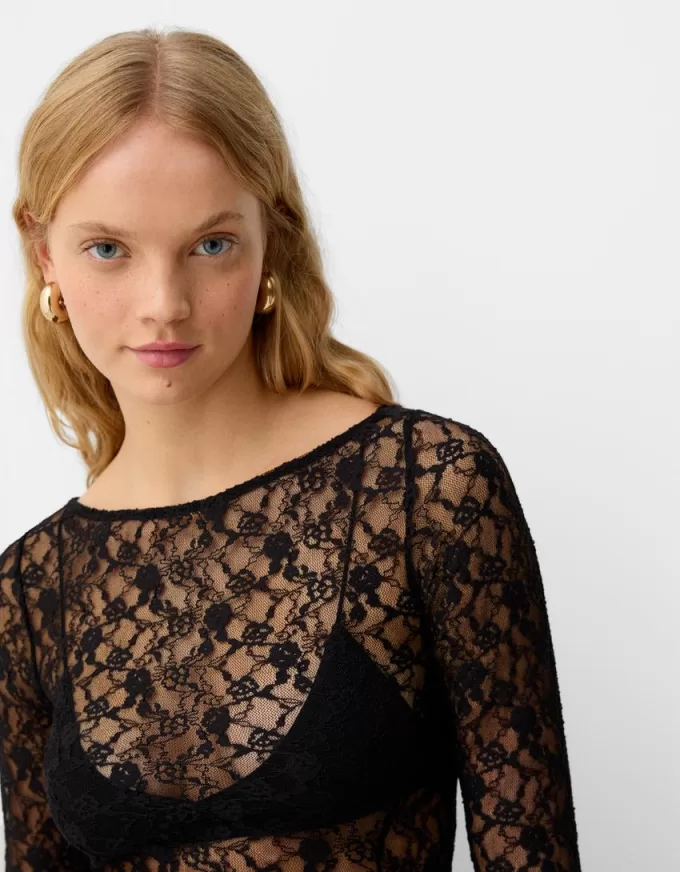 Top in pizzo biondo a maniche lunghe