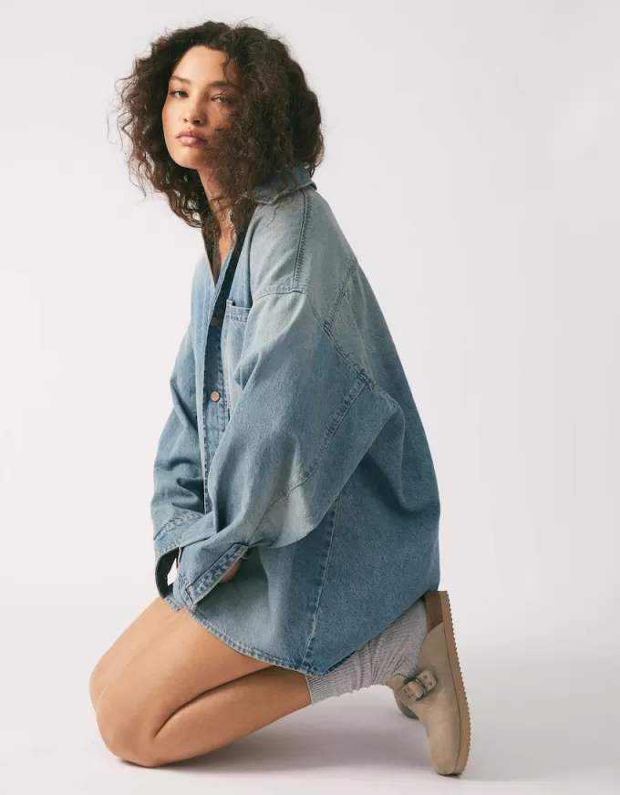 Zoccoli con fibbia e dettagli con borchie