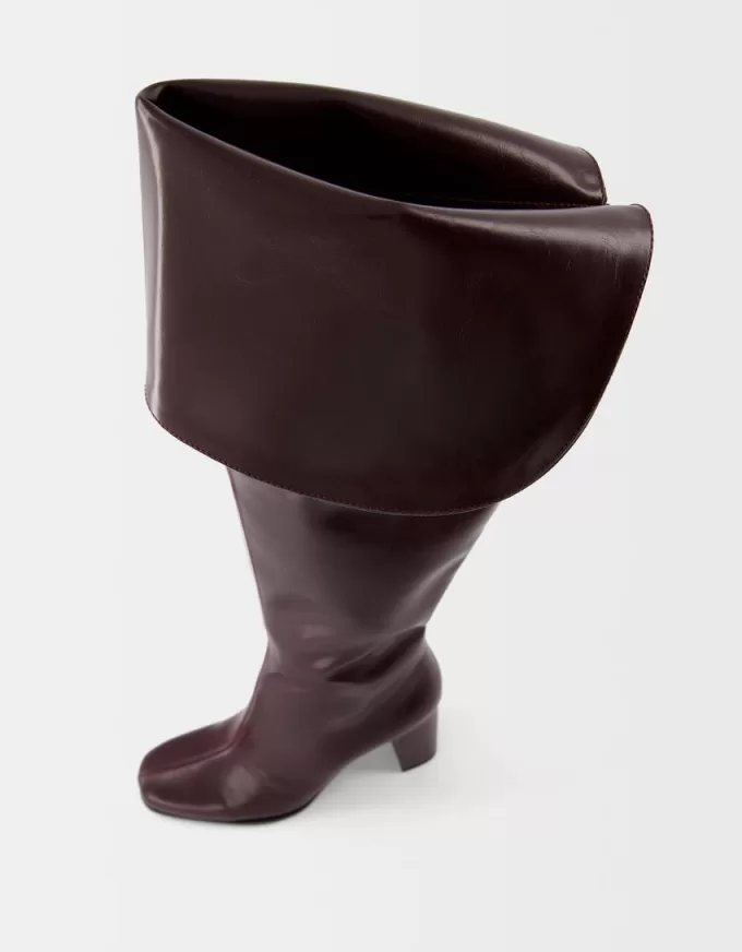 stivali sopra il ginocchio con tacco alto